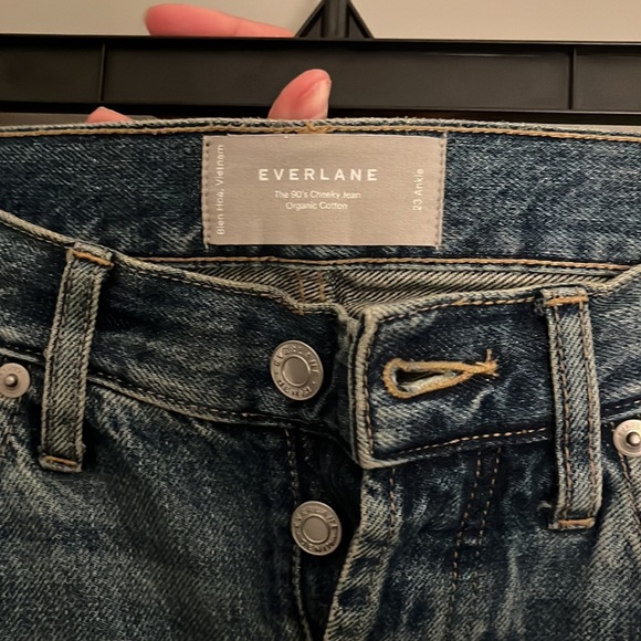Everlane The '90s Cheeky Jean in Vintage Mid Blue - Picture 6 of 6